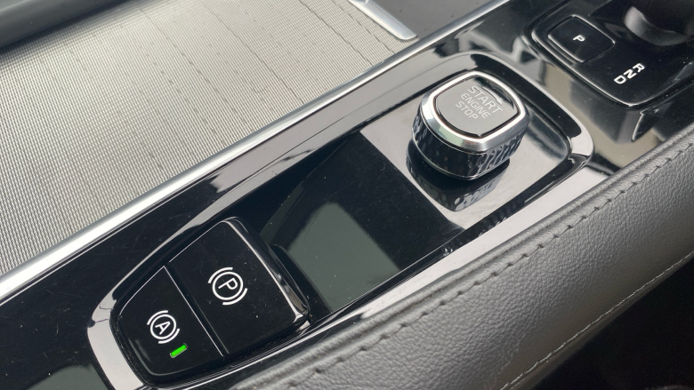 Volvo XC90 2.0 T8 [455] RC PHEV Plus Dark 5dr AWD Geartronic Estate